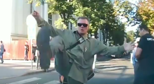 TĂCEREA MIEILOR. Vrem politicieni culți, responsabili și cu bun simț, nu brute vulgare și&nbsp;agresive