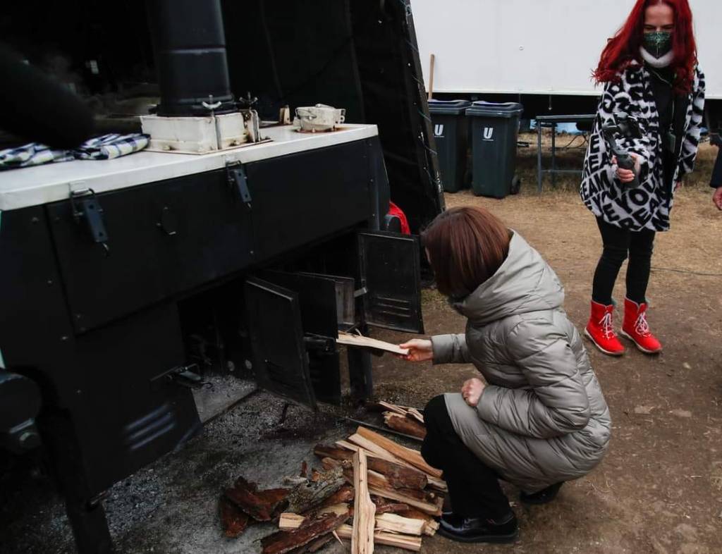 ÎN PAS CU RĂZBOIUL. Când doi se bat necrofagii&nbsp;câștigă