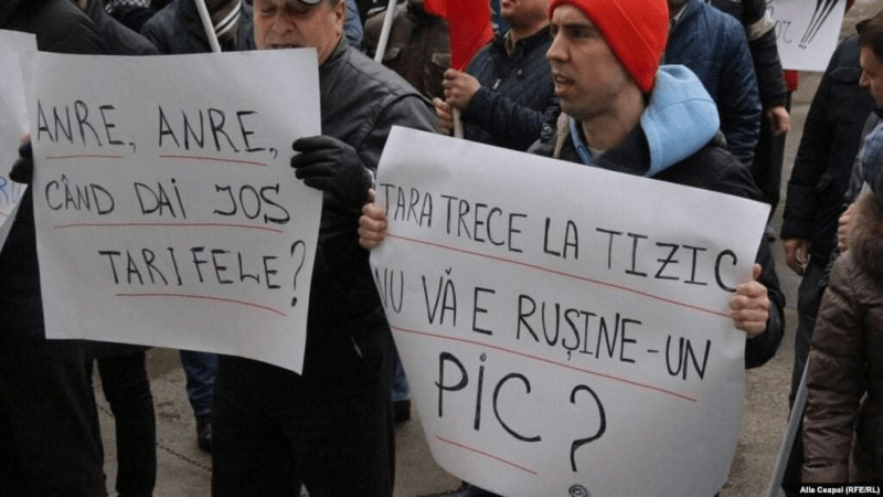 Atenție, pericol de incendiu! Nu-l mai întrebați pe Popșoi de unde are bani, că vă ia dracu’!