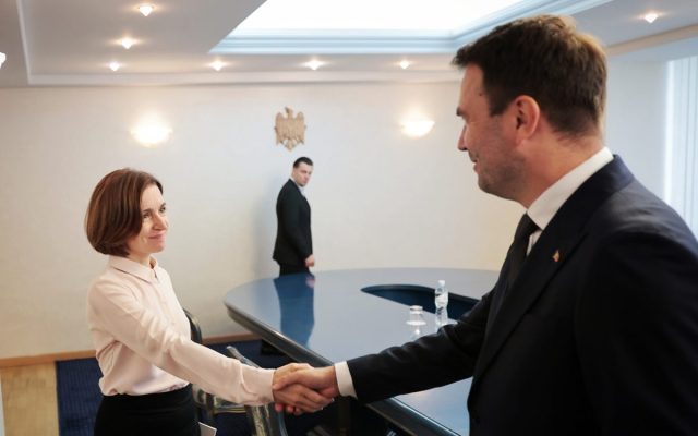 Unirea partidelor, un prim pas către Unire. Încă o formațiune din România, USR, intră în forță pe piața politică&nbsp;moldovenească