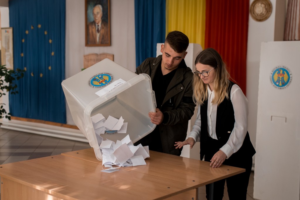 Exerciții de discernământ. Ce s-ar putea întâmpla după alegerile prezidențiale și&nbsp;referendum…